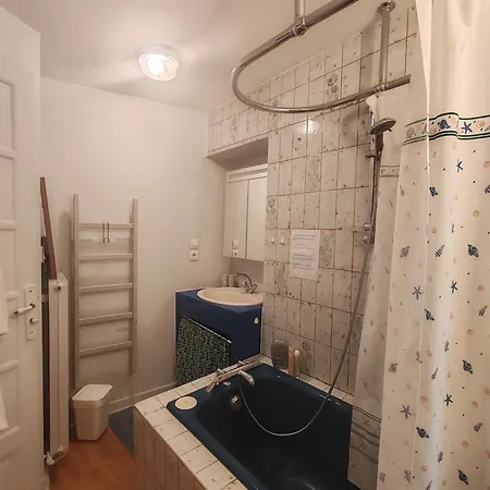 Chambre Chez L'Habitant Homestay *